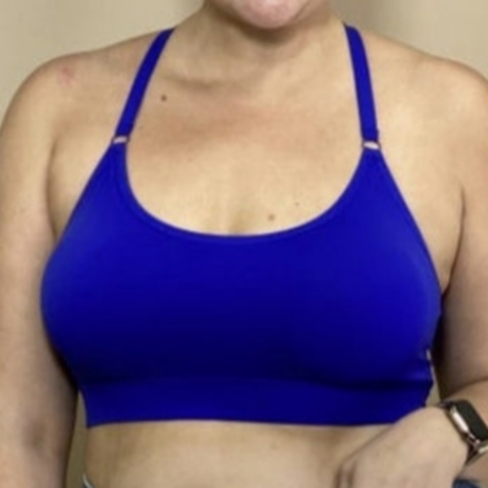 3 Bras - Picture 2 of 3